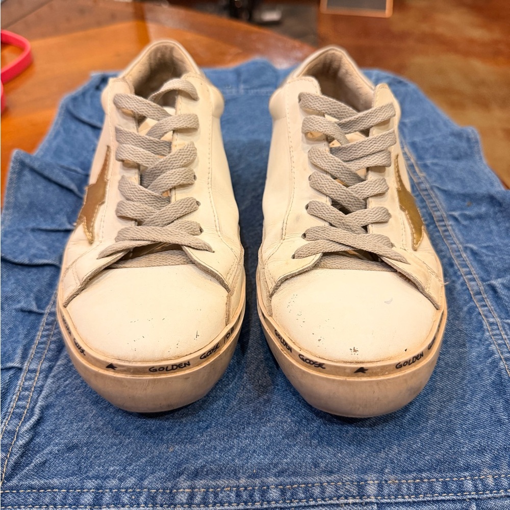 Golden Goose White Leather Sneakers with Gold Star - Picture 2 of 4